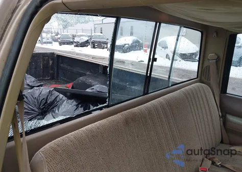 1990 Chevrolet Gmt-400 C1500 z USA, uszkodzony, nr VIN 1GCDC14K0LE130913